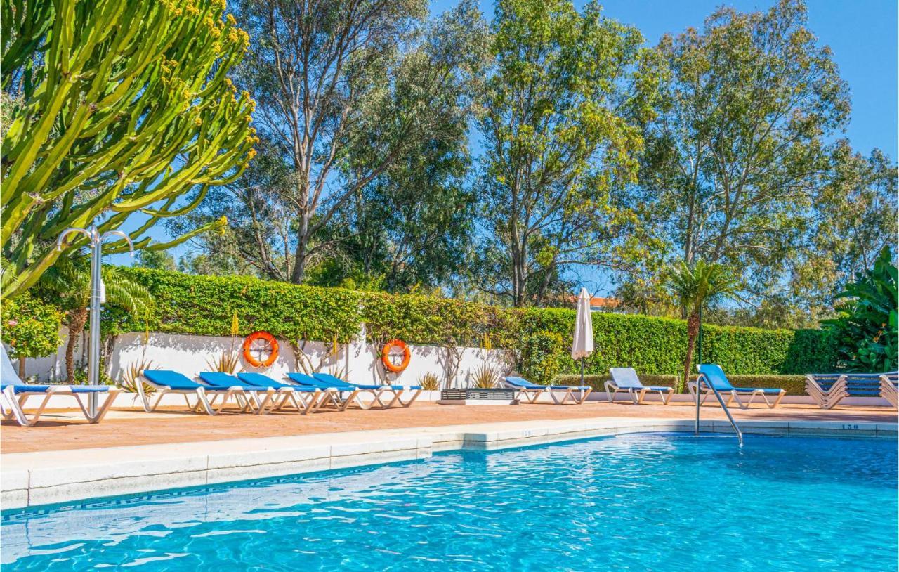 Lovely Apartment In Marbella With Kitchenette Buitenkant foto