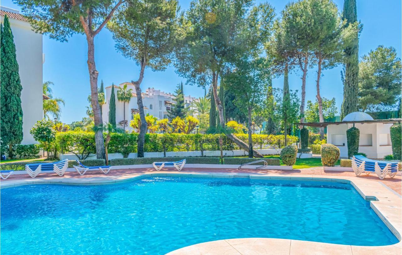 Lovely Apartment In Marbella With Kitchenette Buitenkant foto