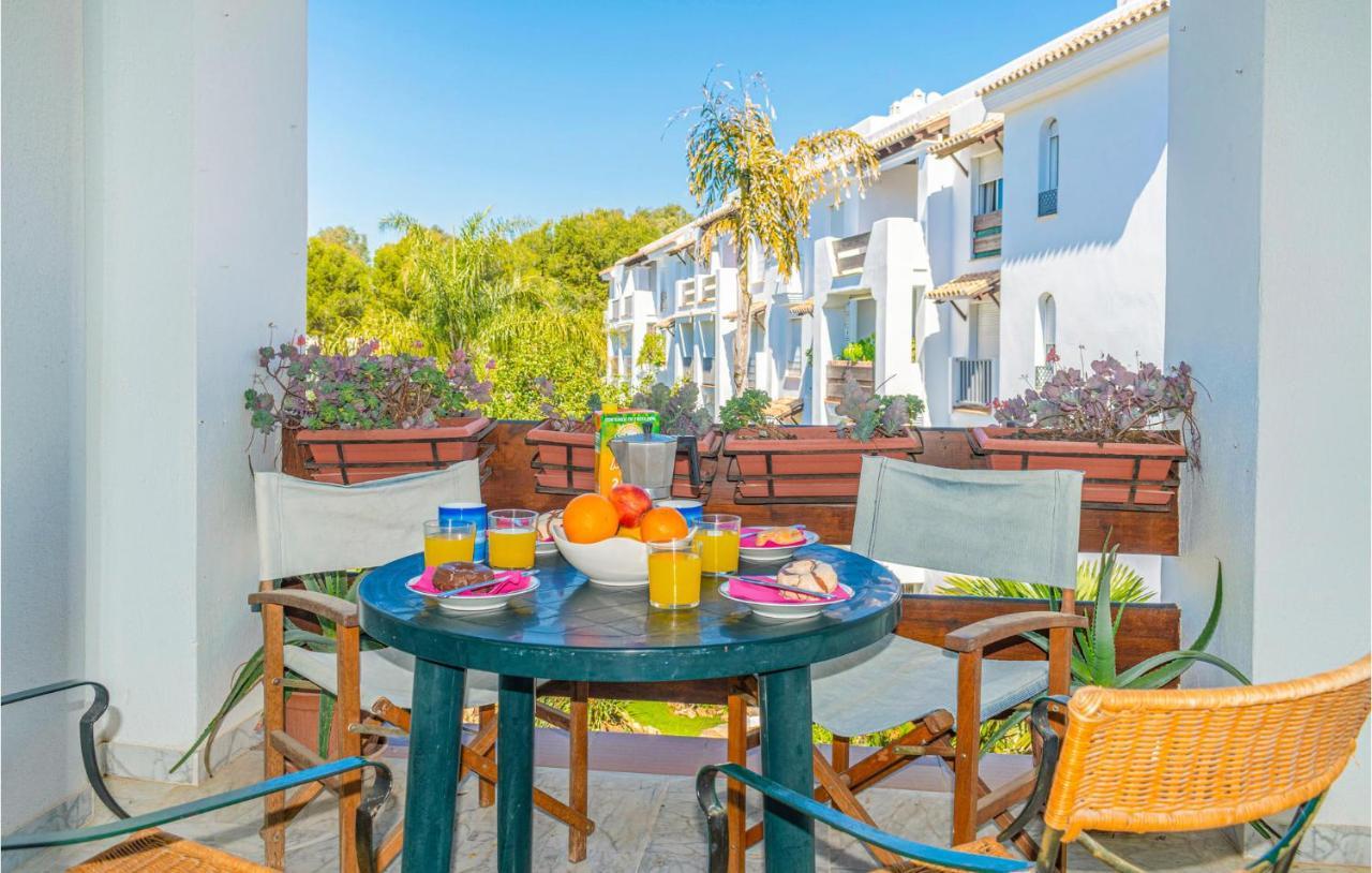 Lovely Apartment In Marbella With Kitchenette Buitenkant foto