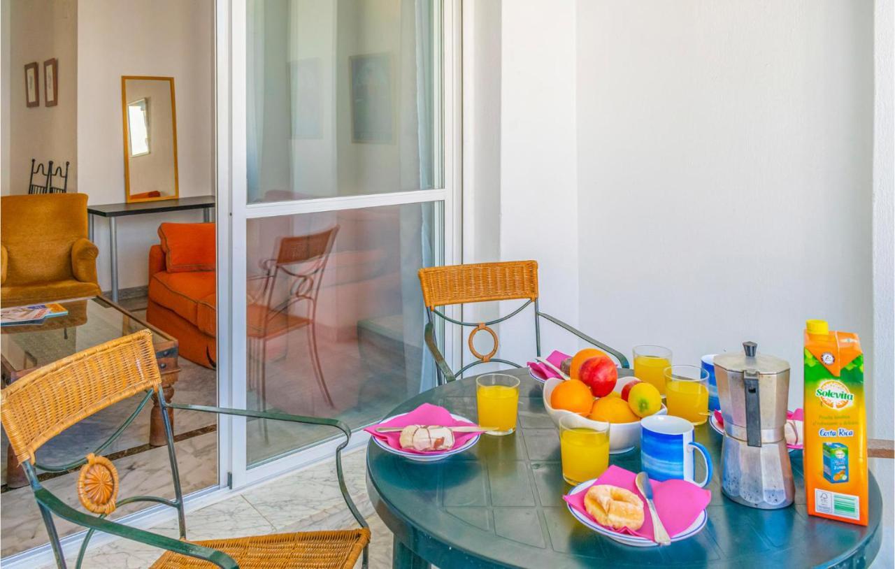 Lovely Apartment In Marbella With Kitchenette Buitenkant foto