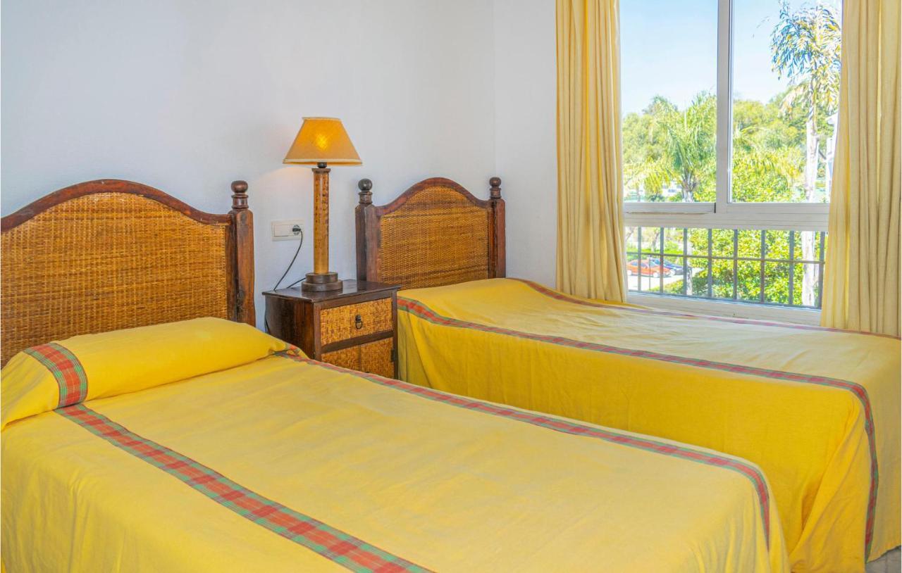 Lovely Apartment In Marbella With Kitchenette Buitenkant foto